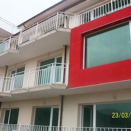 Sunny Hill Fish Fish